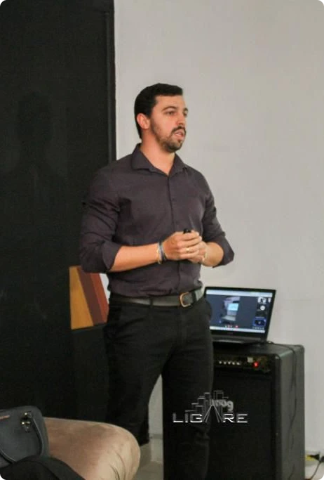 Engenheiro Adriano Costa